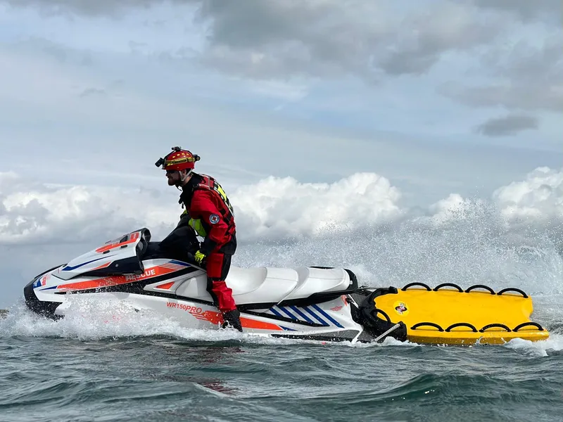 Rescue Watercraft der Wasserwacht Regenstauf auf dem See